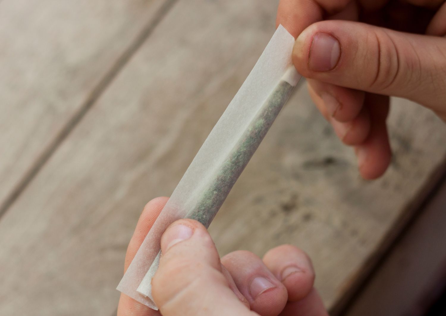 Why Choose Between Cheap Pre-Rolls and DIY Joints?